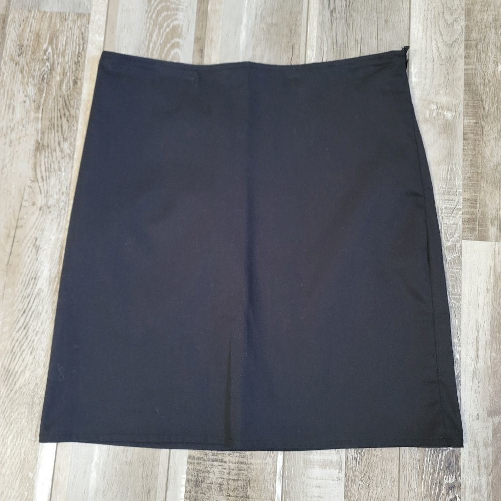 New Marimekko black mini skirt size 4